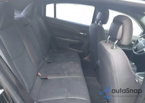 2014 Chrysler 200 Touring z USA, uszkodzony, nr VIN 1C3CCBBG9EN158474